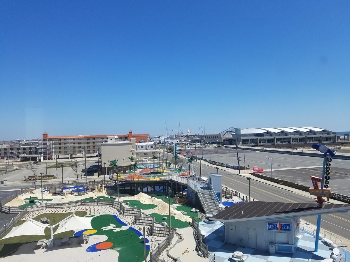 Newport Beach Resort Wildwood Buitenkant foto